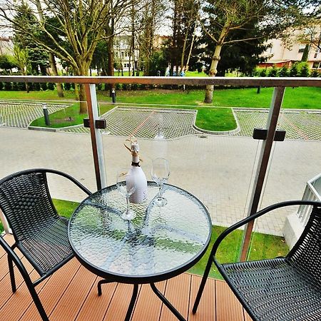 Apartament Lazur Polanki Park 코워브제크 외부 사진